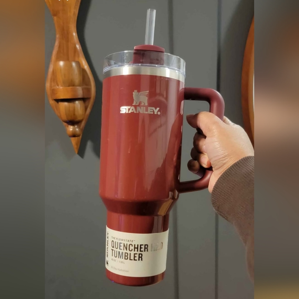 Stanley Red Quencher Tumbler Cherry Mocha